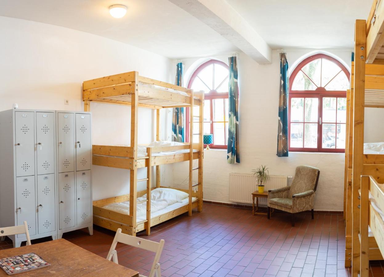 Subraum Hostel Росток Екстериор снимка