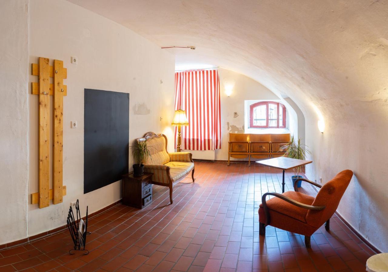 Subraum Hostel Росток Екстериор снимка