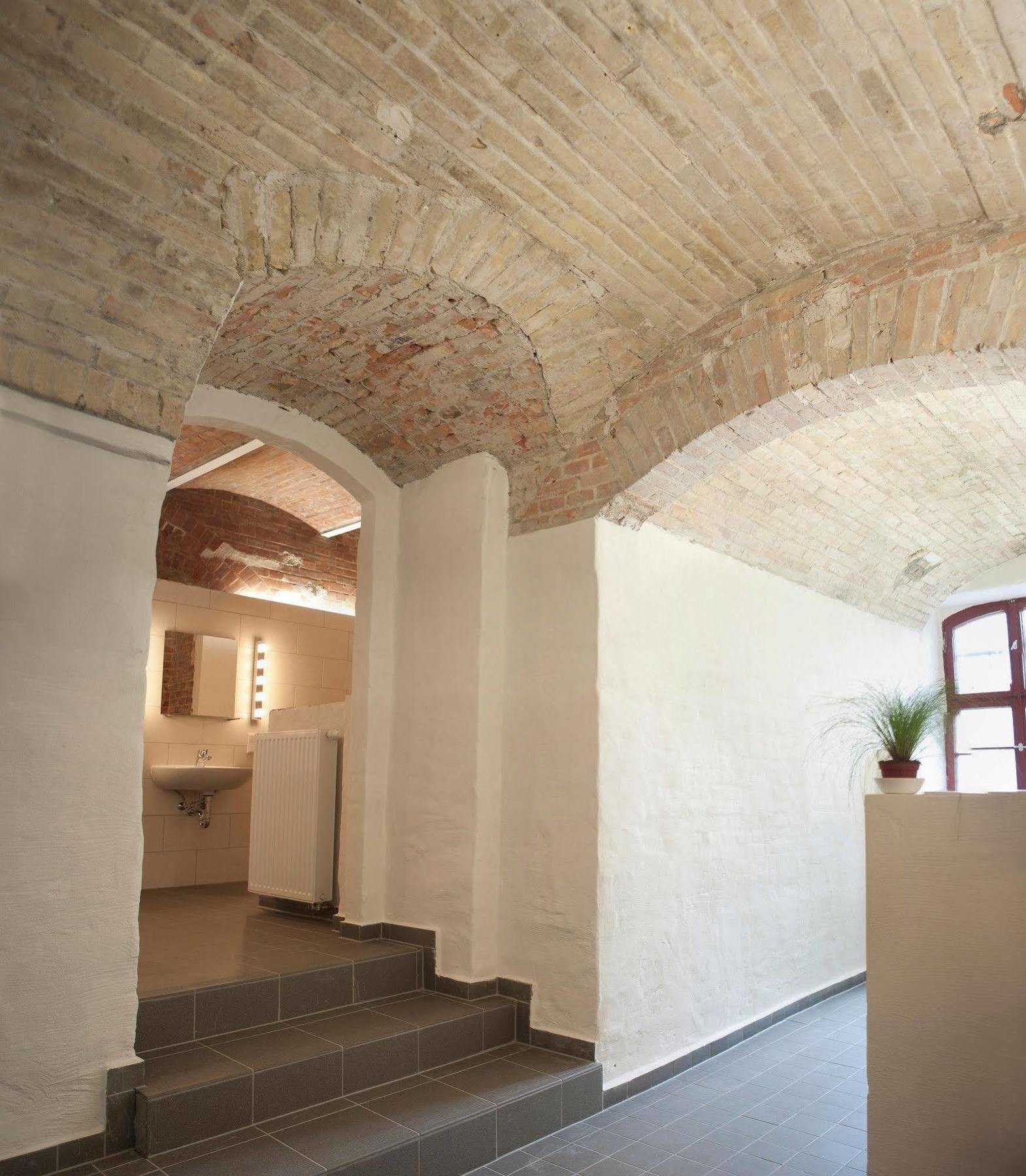 Subraum Hostel Росток Екстериор снимка