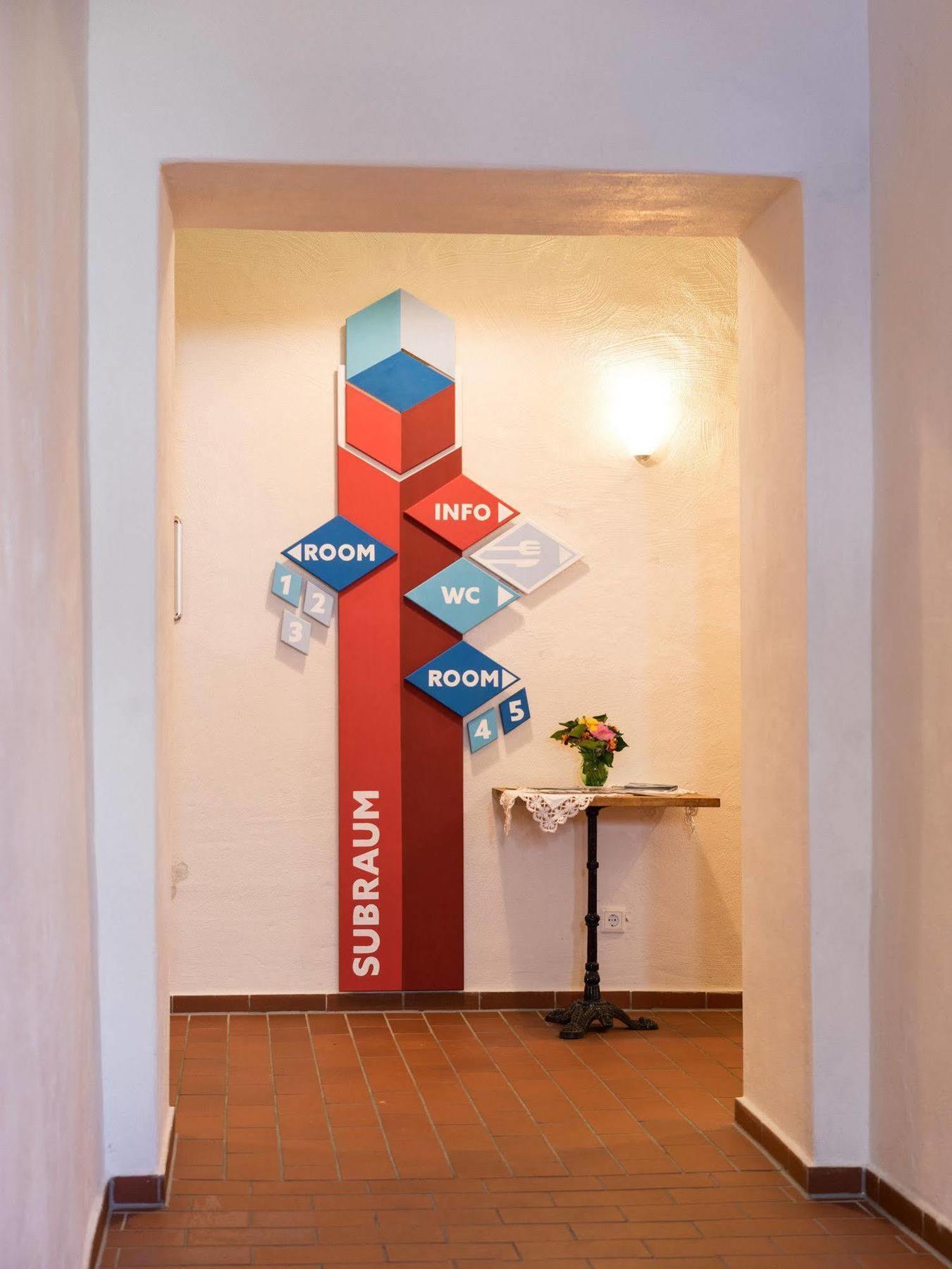 Subraum Hostel Росток Екстериор снимка
